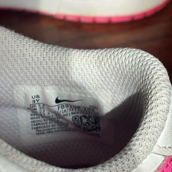 Pink Nike Dunks - Picture 5 of 5